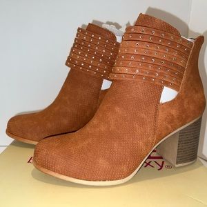 Dolce by Mojo Moxy booties